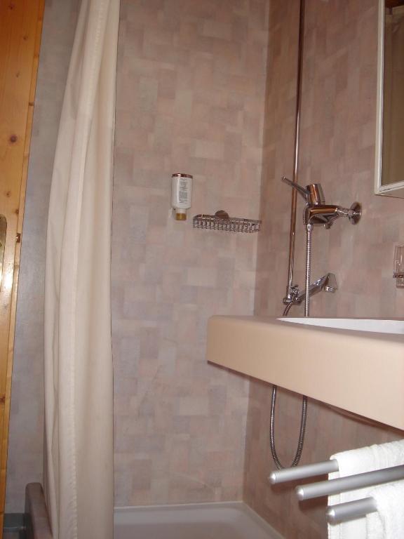 Hotel Hirschen Alt St. Johann Phòng bức ảnh